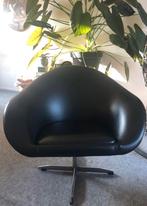 Vintage zwarte draaistoel jaren 60-70 van Skai, Huis en Inrichting, Fauteuils, Ophalen, Overige materialen, Gebruikt, Minder dan 75 cm