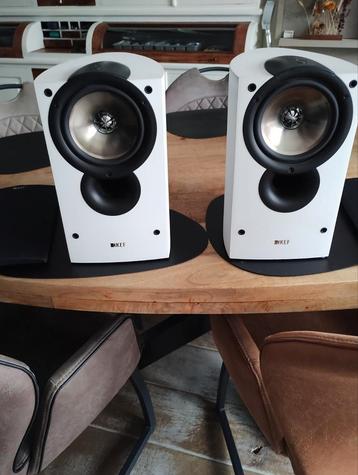 2 Kef iq10 speakers wit 100Wrms@8ohm beschikbaar voor biedingen