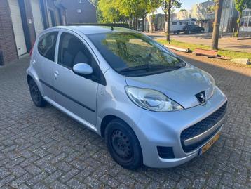 Peugeot 107 1.0-12V Urban Move AC / NAP / NIEUW APK beschikbaar voor biedingen