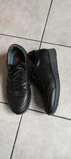 FOOTWEAR zwaer leer sneakers maat 38, Ophalen of Verzenden, Zo goed als nieuw, Sneakers of Gympen