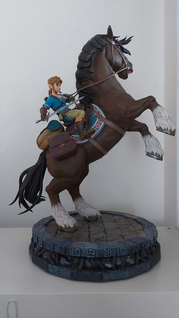 The Legend of Zelda: Breath of the Wild - Link on Horseback, Verzamelen, Beelden en Beeldjes, Zo goed als nieuw, Ophalen of Verzenden