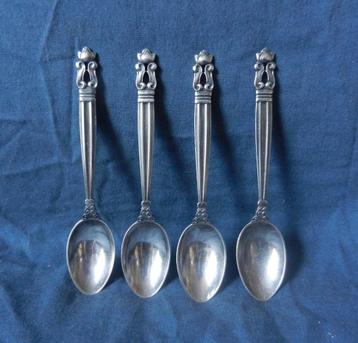 Vier sterling zilveren lepels Georg Jensen Acorn L. 12,6 cm. beschikbaar voor biedingen