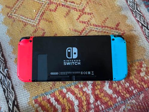 Nintendo Switch procontroller en 4 games, Spelcomputers en Games, Spelcomputers | Nintendo Switch, Gebruikt, Switch Original, Met 1 controller
