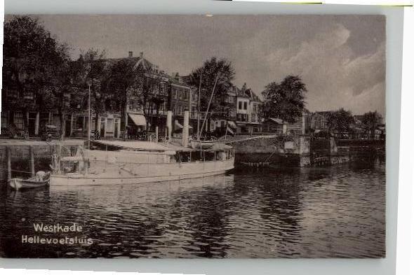 Westkade Hellevoetsluis Pracht-glanskaart uitg J. vd Ham, Verzamelen, Ansichtkaarten | Nederland, Ongelopen, Zuid-Holland, Voor 1920