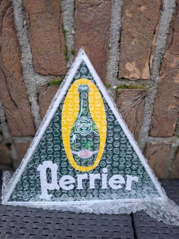 Oud authentiek reclamebord Perrier, Verzamelen, Merken en Reclamevoorwerpen, Nieuw, Reclamebord, Ophalen of Verzenden