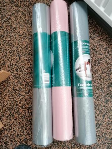 3 SPORTMATTEN (GLOEDNIEUW).  beschikbaar voor biedingen