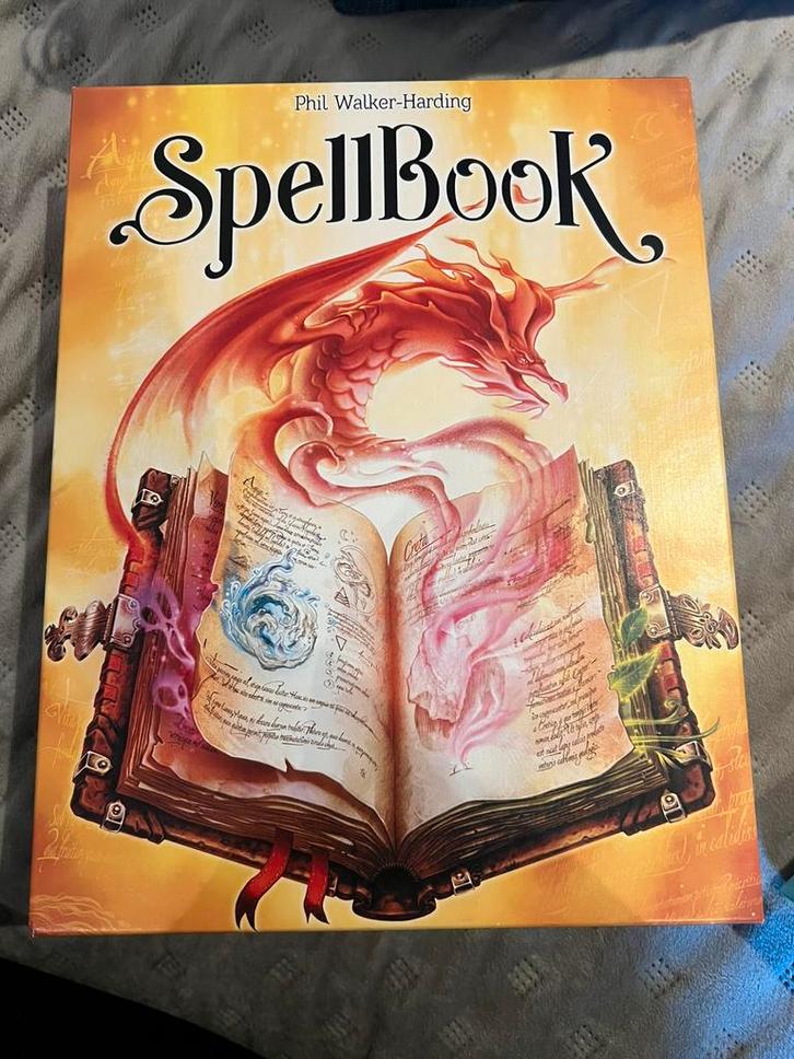 Spellbook bordspel, Hobby en Vrije tijd, Gezelschapsspellen | Bordspellen, Zo goed als nieuw, Ophalen of Verzenden