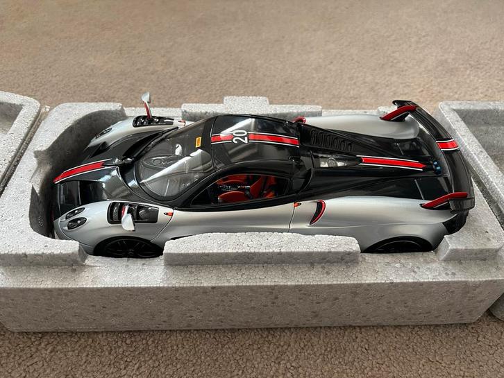 Pagani Huayra BC Zilvergrijs - Nieuwstaat!, Hobby en Vrije tijd, Modelauto's | 1:18, Nieuw, Auto, Overige merken, Ophalen of Verzenden