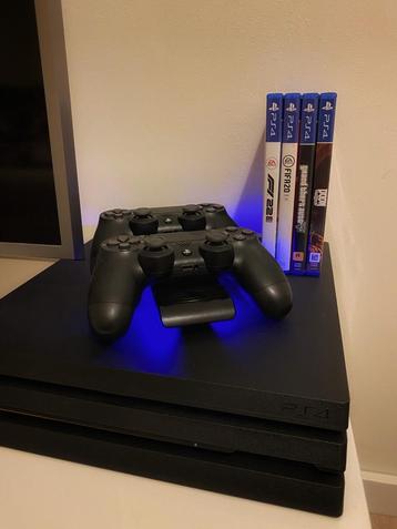 Ps4 Pro 1TB - 2 controllers - 4 games - compleet goed!
