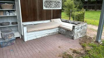 Tuinbank 380cm x 210cm beschikbaar voor biedingen