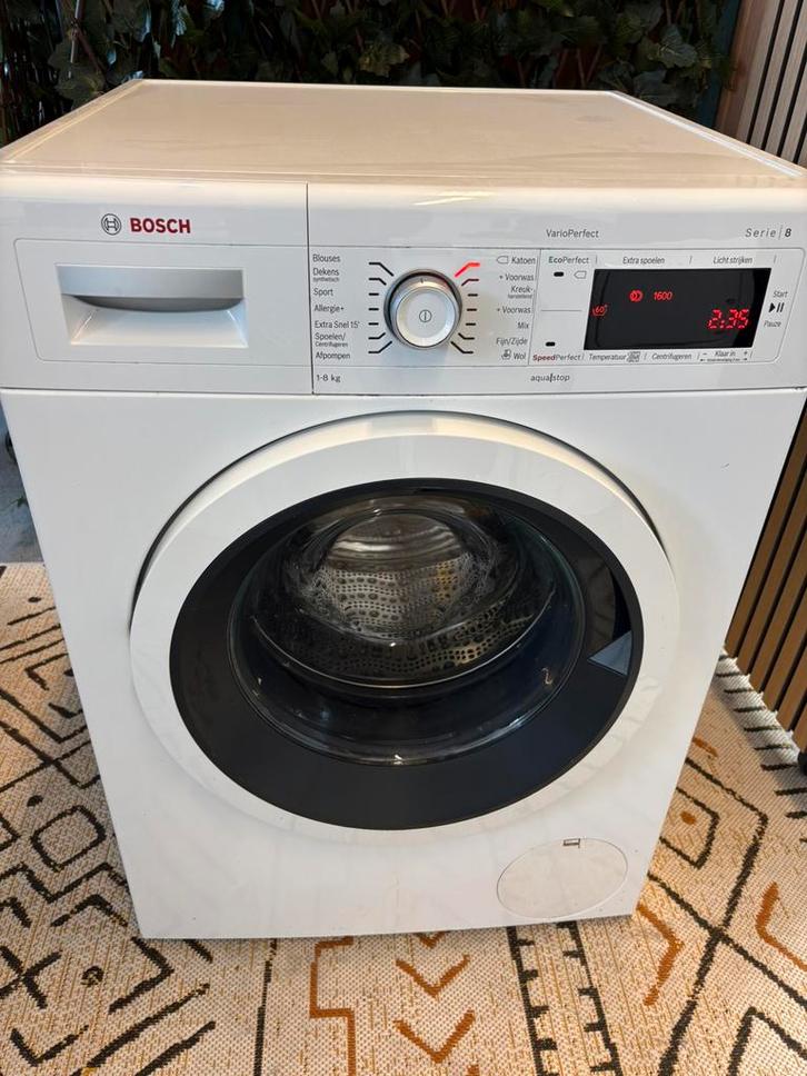 Bosch Serie 8 1600 toeren 8kg, Witgoed en Apparatuur, Wasmachines, Zo goed als nieuw, Voorlader, 8 tot 10 kg, Minder dan 85 cm