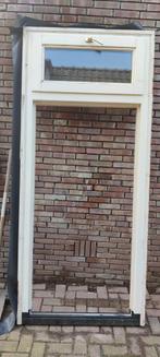 Kozijn met kunststof dorpel en uitzet raam en dubbel glas., Doe-het-zelf en Verbouw, Kozijnen en Schuifpuien, Gebruikt, Raamkozijn