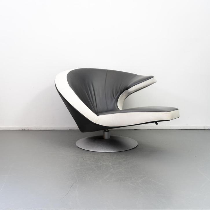 1x Leolux Parabolica Fauteuil Rechts Grijs/Wit Leer - Alu, Huis en Inrichting, Fauteuils, Zo goed als nieuw, Leer, Metaal, 75 tot 100 cm