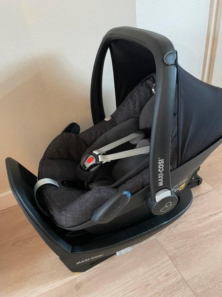 Familyfix 2 & Maxi Cosi Pebble Pro - Gebruikt, Kinderen en Baby's, Autostoeltjes, Gebruikt, Maxi-Cosi, 0 t/m 13 kg, Isofix, Zijbescherming