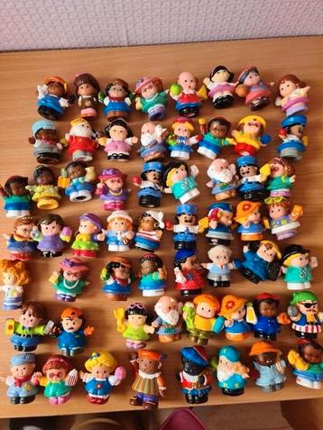 Fisher price speelgoed, poppetjes, vliegtuig, bus,brandweer  beschikbaar voor biedingen