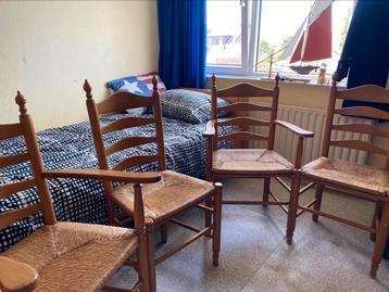 Eikenhouten eetkamerstoelen met rietenzitting beschikbaar voor biedingen