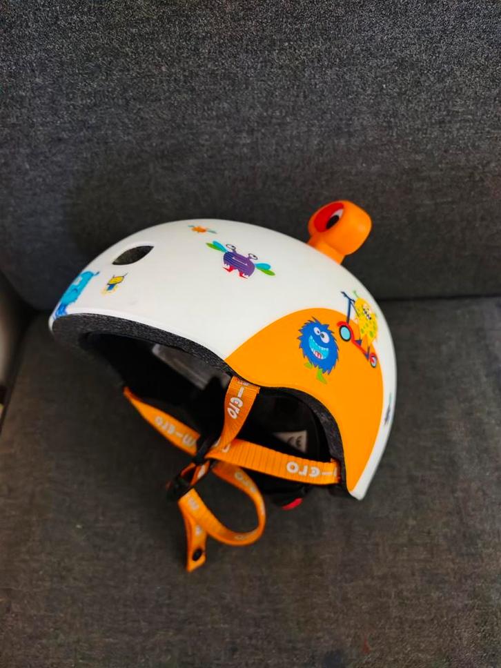 Micro step helm Monsters ! Maat M, Fietsen en Brommers, Fietsaccessoires | Fietshelmen, Zo goed als nieuw, Ophalen of Verzenden