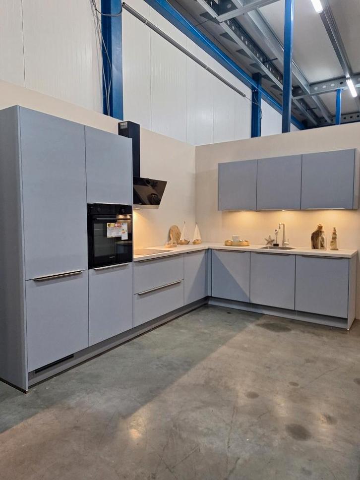 Complete Keuken compleet NIEUW met apparatuur -Keuken Sara, Huis en Inrichting, Keuken | Complete keukens, Nieuw, Hoekkeuken, Greeploos