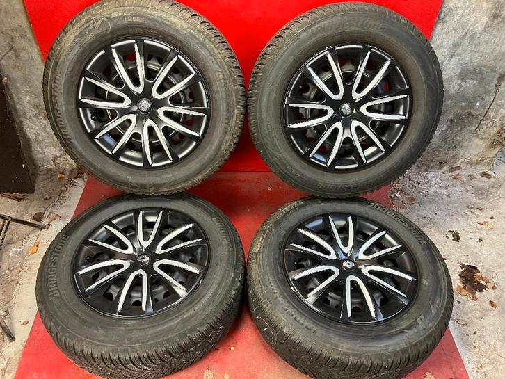 winterbanden Renault Captur 2020- 2025 215/65R16 Bridgestone, Auto-onderdelen, Banden en Velgen, Banden en Velgen, Winterbanden