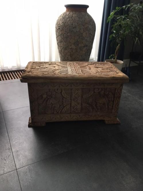 Te koop: fraaie handgestoken boekenkist, Huis en Inrichting, Woonaccessoires | Kisten, Gebruikt, Minder dan 50 cm, 50 tot 75 cm
