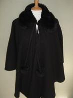 Cape met bontje ., Kleding | Dames, Jassen | Winter, Ophalen of Verzenden, Zo goed als nieuw, Maat 42/44 (L), Zwart