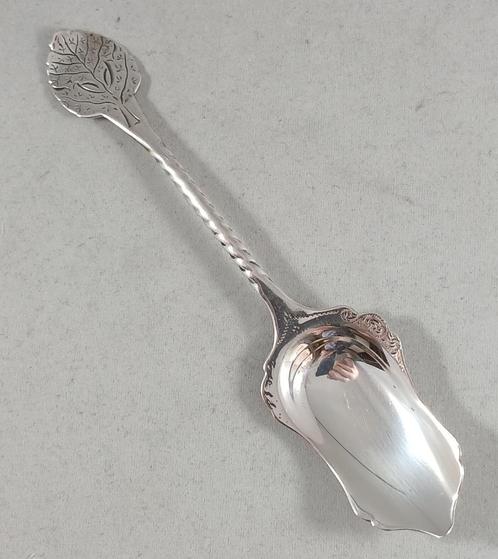 Zilveren theeschepje gegraveerd blaadje, Antiek en Kunst, Antiek | Goud en Zilver, Zilver, Ophalen of Verzenden