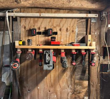 5 accu / machine houders = €10! Makita/DeWalt/Milwuakee.. beschikbaar voor biedingen