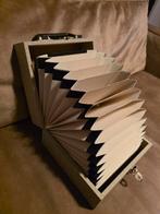 Platenkoffer jaren 60/70 + 30 vinyl singles, Ophalen of Verzenden