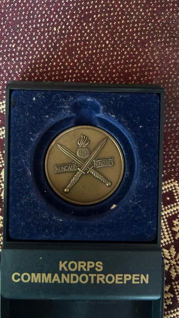 KCT Herdenkingsmunt - Coin met Baret in Doos beschikbaar voor biedingen