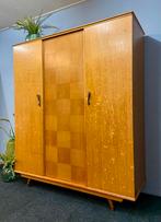 Vintage kledingkast jaren 50/60 retro Midcentury kast oak, Antiek en Kunst, Antiek | Meubels | Kasten, Ophalen