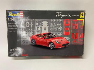 Revell 1/24 Ferrari California incl. extra's beschikbaar voor biedingen