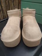 UGG ZAND/MAAT:38, Kleding | Dames, Schoenen, Ophalen of Verzenden, Gedragen, Beige