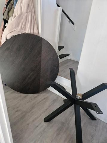 Zwarte ronde eettafel 120 cm beschikbaar voor biedingen