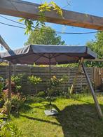 Parasol inclusief zware voet, Ophalen, Zo goed als nieuw, 3 tot 4 meter, Stokparasol