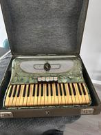 Accordeon Silvestrini,120 bas,4 korig,goed spelende staat, Muziek en Instrumenten, Accordeons, Ophalen of Verzenden, Zo goed als nieuw