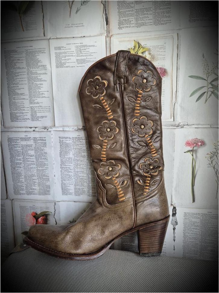 Sendra laarzen / herfst laarzen / bloemen laarzen, Kleding | Dames, Schoenen, Zo goed als nieuw, Hoge laarzen, Groen, Ophalen of Verzenden