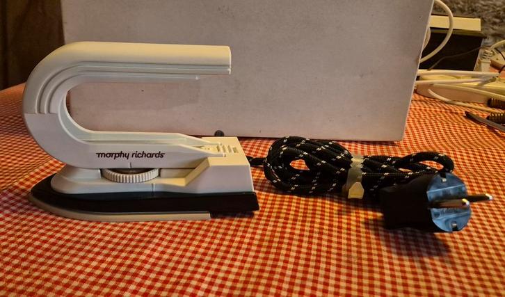 Vintage Morphy Richards Reisstrijkijzer, Witgoed en Apparatuur, Strijkijzers en Strijkplanken, Gebruikt, Strijkijzer met snoer