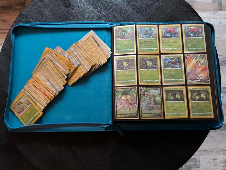 Binder pokemon kaarten (holo, reverse holo en full art), Hobby en Vrije tijd, Verzamelkaartspellen | Pokémon, Zo goed als nieuw