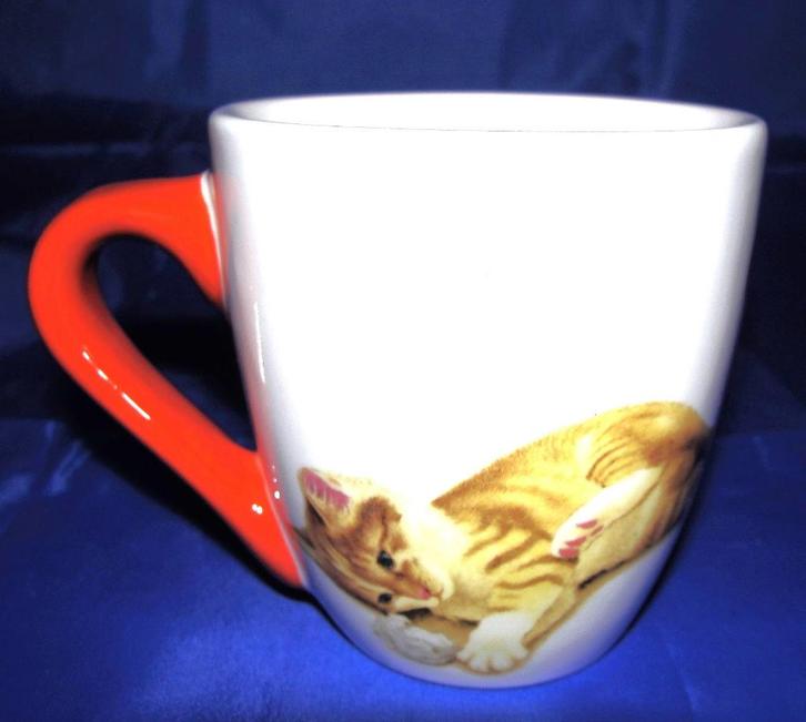 Francien van Westering liggende kat mok bruin oor, Huis en Inrichting, Keuken | Servies, Zo goed als nieuw, Kop(pen) en/of Schotel(s)