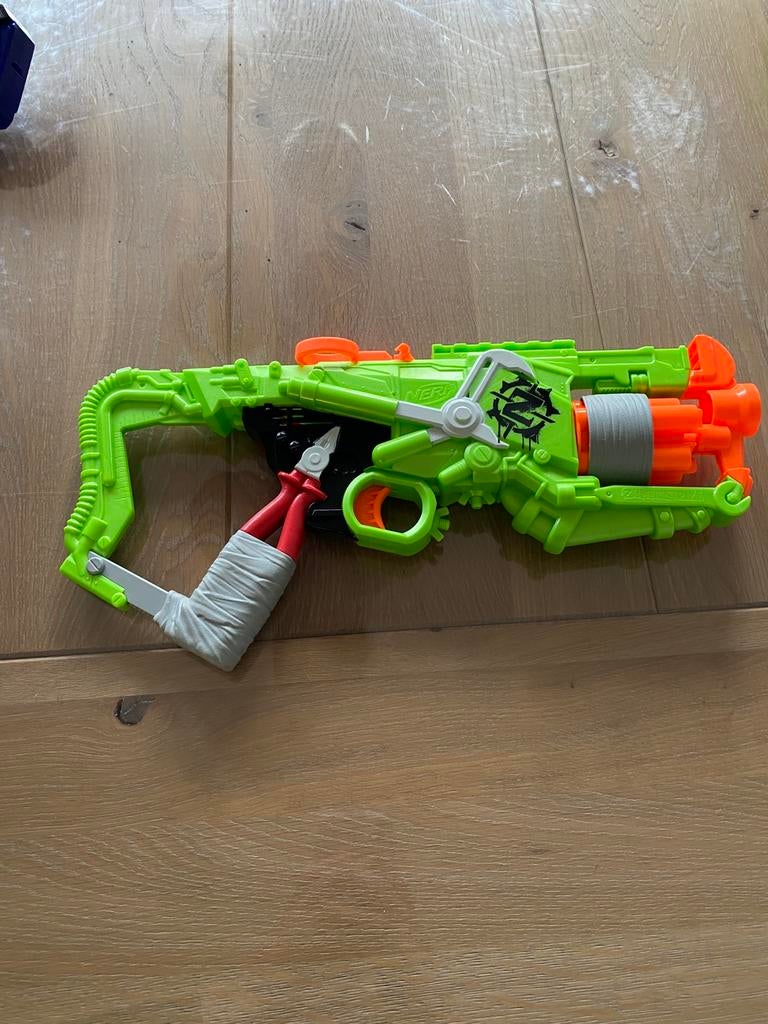 Nerf zombie strike, Kinderen en Baby's, Speelgoed | Buiten | Actiespeelgoed, Ophalen of Verzenden, Zo goed als nieuw