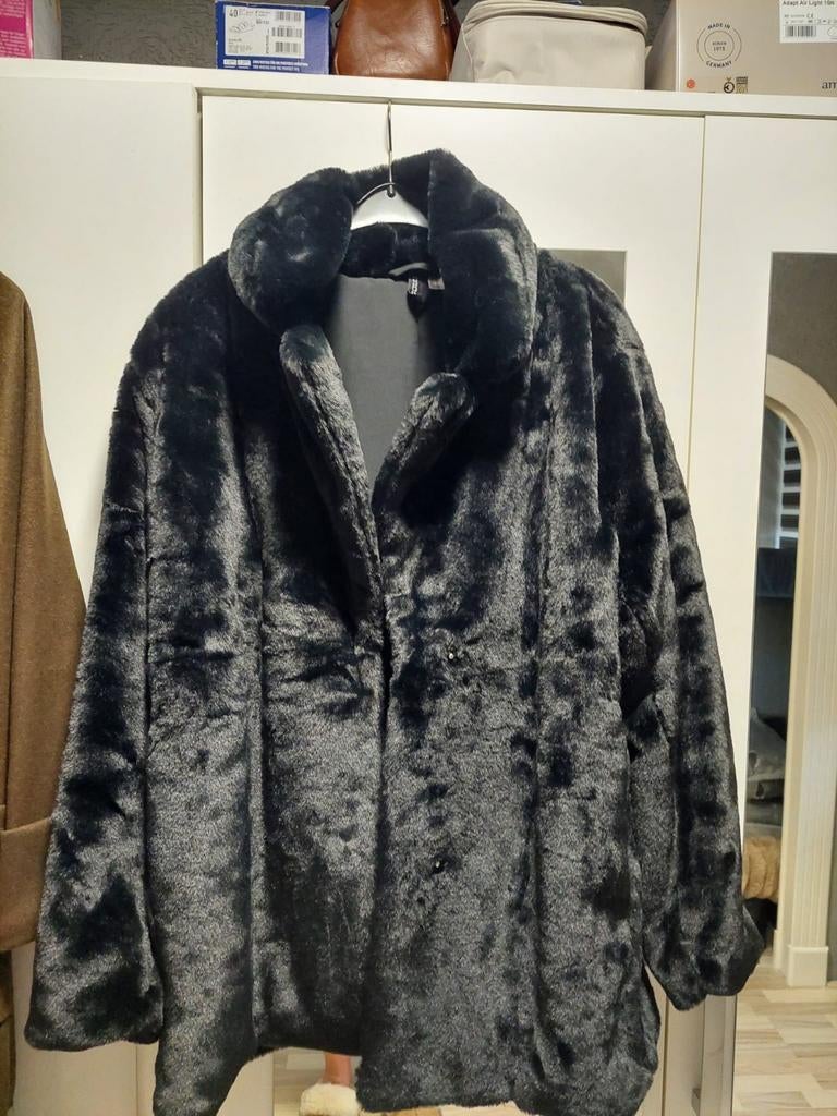 Nette bontjas  imitatie bont, Ophalen of Verzenden, Zo goed als nieuw, Maat 38/40 (M), Zwart