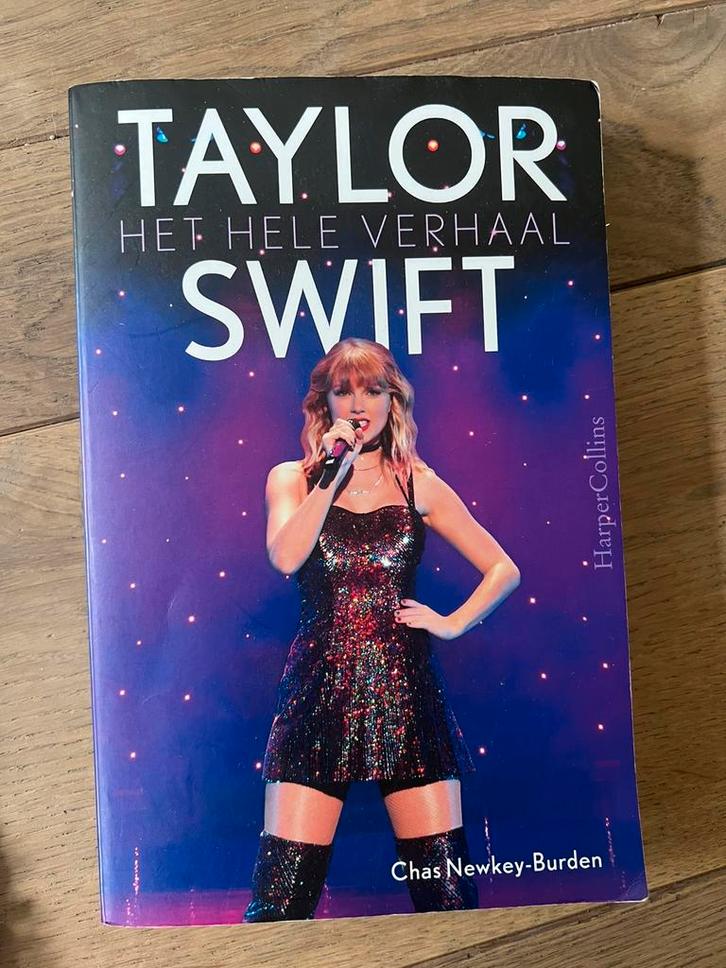 Taylor Swift - Het Hele Verhaal, Boeken, Biografieën, Zo goed als nieuw, Ophalen of Verzenden