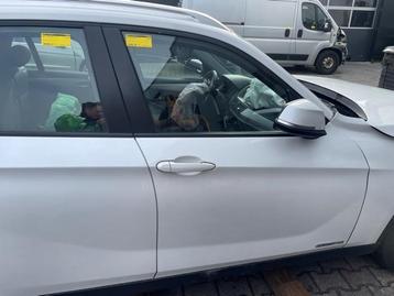 Portier 4Deurs rechts-voor van een BMW X1 (A96) beschikbaar voor biedingen