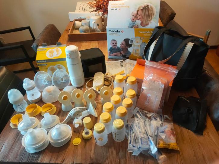 Medela Freestyle Borstkolf Set + Extra's, Kinderen en Baby's, Babyvoeding en Toebehoren, Zo goed als nieuw, Borstkolf, Ophalen of Verzenden