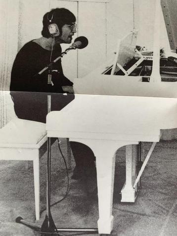 John Lennon - Poster. beschikbaar voor biedingen
