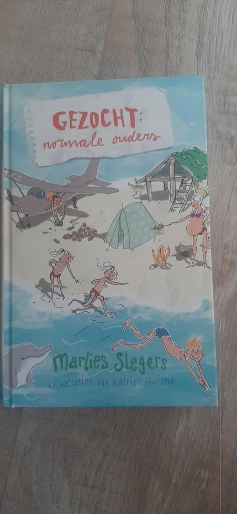 Marlies Slegers - Gezocht: normale ouders, Boeken, Kinderboeken | Jeugd | onder 10 jaar, Zo goed als nieuw, Ophalen of Verzenden