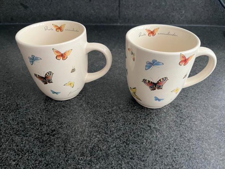 2 Mokken JBS Grote Vuurvlinder Douwe Egberts, Huis en Inrichting, Keuken | Servies, Zo goed als nieuw, Kop(pen) en/of Schotel(s)