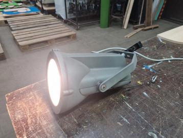 Focal 70w gasontladingslamp. Smalle bundel, warmwit, 12st beschikbaar voor biedingen