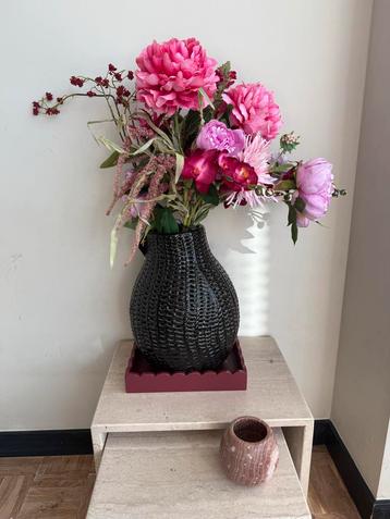 Luxe Zijden Boeket met Vaas beschikbaar voor biedingen