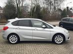 BMW 2-serie Active Tourer 225xe Centennial Executive 224pk P, Auto's, BMW, Te koop, Zilver of Grijs, Gebruikt, Vierwielaandrijving